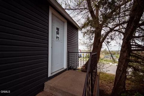 100 2nd St NE, Watford City, ND 58854