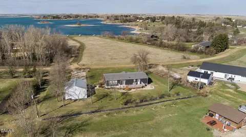 2926 Cabin Dr, Coleharbor, ND 58531