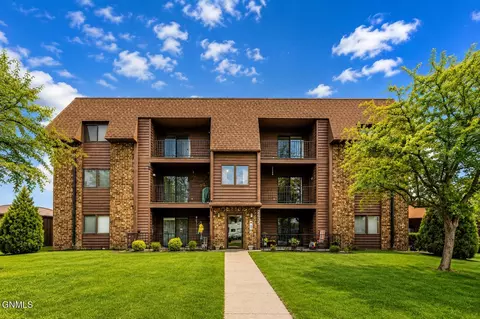 2635 Gateway Ave, Bismarck, ND 58503