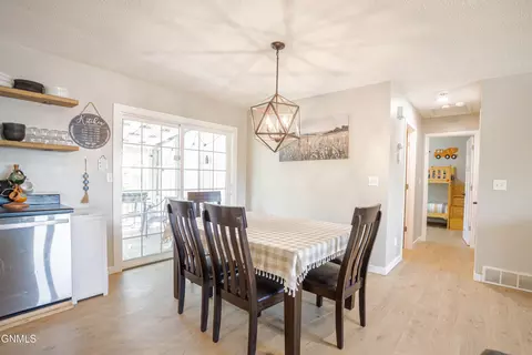Dining - 133 Sturgis Loop, Lincoln, ND 58504 photo 1 of 1