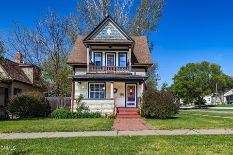 422 12th St, Bismarck, ND 58501