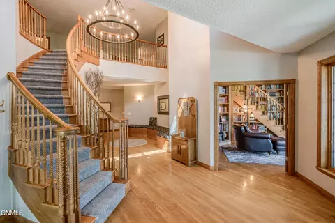 Entry Way - 772 Munich Dr, Bismarck, ND 58504 photo 2 of 15