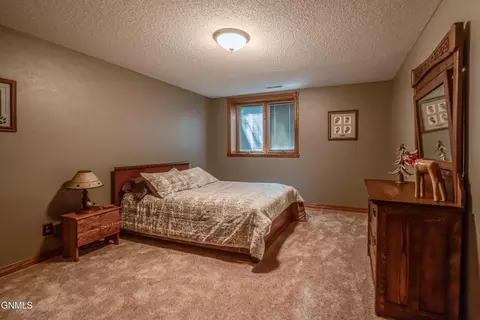 Bedroom - 772 Munich Dr, Bismarck, ND 58504 photo 9 of 11