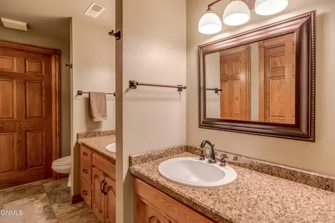 Bath - 772 Munich Dr, Bismarck, ND 58504 photo 14 of 16
