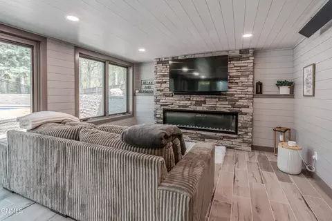 Living - 772 Munich Dr, Bismarck, ND 58504 photo 5 of 5