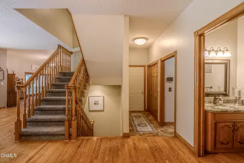 Entry Way - 772 Munich Dr, Bismarck, ND 58504 photo 6 of 15