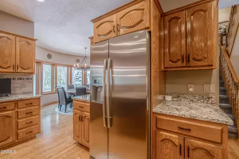 Kitchen - 772 Munich Dr, Bismarck, ND 58504 photo 8 of 11