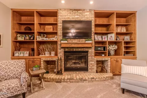 Living - 772 Munich Dr, Bismarck, ND 58504 photo 3 of 5