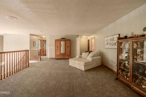 Entry Way - 772 Munich Dr, Bismarck, ND 58504 photo 11 of 15