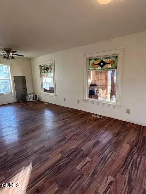 Living - 208 2nd St, Eckelson, ND 58481 photo 2 of 3