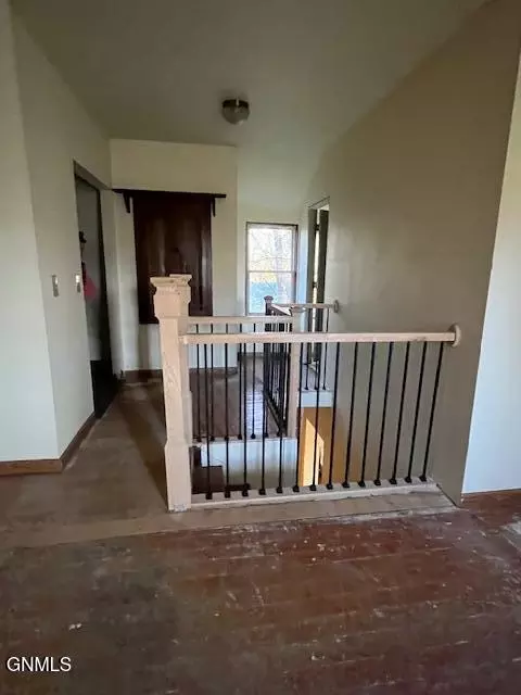 Entry Way - 208 2nd St, Eckelson, ND 58481 photo 2 of 3