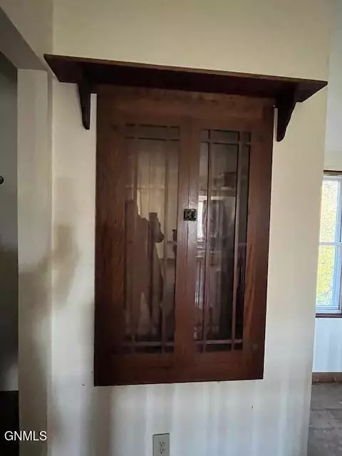 Entry Way - 208 2nd St, Eckelson, ND 58481 photo 3 of 3