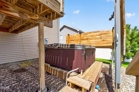 Exterior - 1508 20th Ave W, Williston, ND 58801 photo 10 of 11