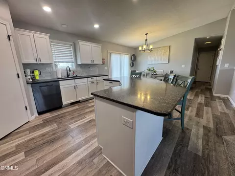 Kitchen - 1508 20th Ave W, Williston, ND 58801 photo 3 of 8
