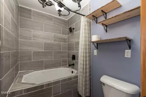 Bath - 216 Tower Ave, Bismarck, ND 58501 photo 3 of 3