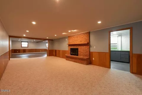 Living - 216 Tower Ave, Bismarck, ND 58501 photo 4 of 4