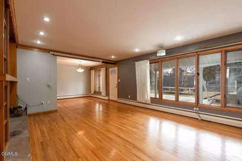 Living - 216 Tower Ave, Bismarck, ND 58501 photo 3 of 4