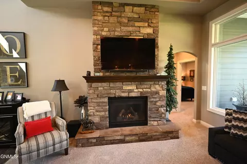 Living - 1113 Community Loop, Bismarck, ND 58503 photo 2 of 2
