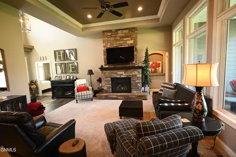Living - 1113 Community Loop, Bismarck, ND 58503 photo 1 of 2