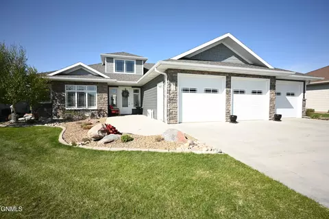 1113 Community Loop, Bismarck, ND 58503