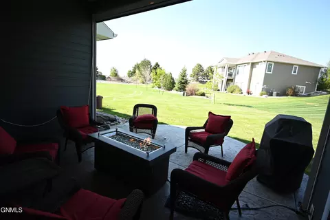 Exterior - 1113 Community Loop, Bismarck, ND 58503 photo 4 of 5