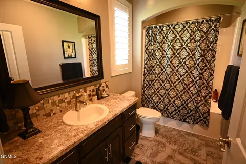 Bath - 1113 Community Loop, Bismarck, ND 58503 photo 5 of 6