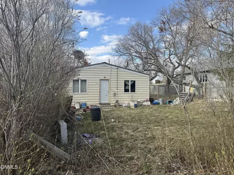 201 3rd Ave E, Westby, MT 59275