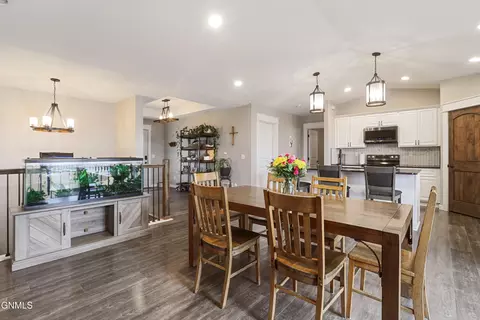 Dining - 13665 Cherry St NW, Williston, ND 58801 photo 4 of 4