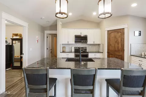Kitchen - 13665 Cherry St NW, Williston, ND 58801 photo 3 of 6