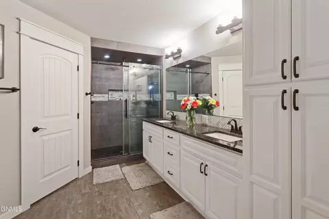 Bath - 13665 Cherry St NW, Williston, ND 58801 photo 1 of 3