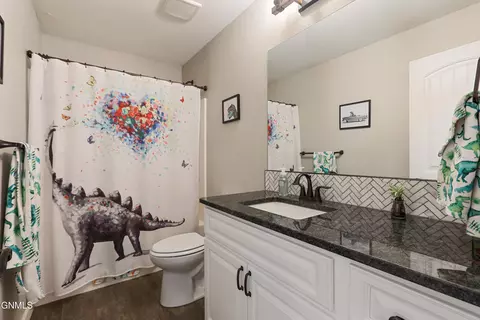 Bath - 13665 Cherry St NW, Williston, ND 58801 photo 3 of 3