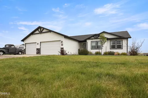 13665 Cherry St NW, Williston, ND 58801