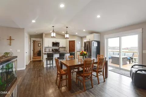 Dining - 13665 Cherry St NW, Williston, ND 58801 photo 3 of 4