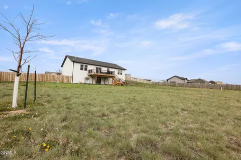 Exterior - 13665 Cherry St NW, Williston, ND 58801 photo 4 of 7