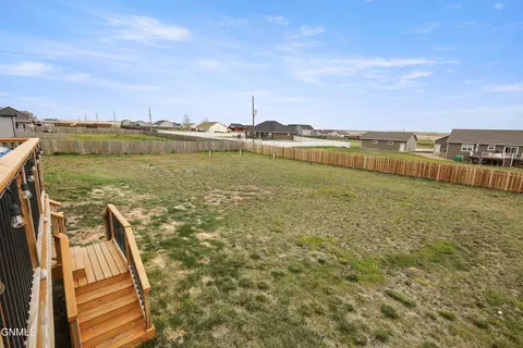 Exterior - 13665 Cherry St NW, Williston, ND 58801 photo 7 of 7