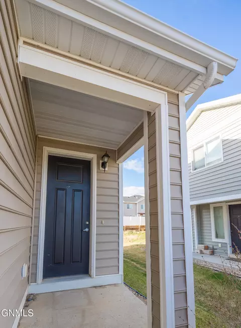 Exterior - 2724 28th St W, Williston, ND 58801 photo 2 of 2