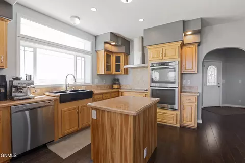 Kitchen - 6255 123rd Ave NW, Epping, ND 58843 photo 2 of 6