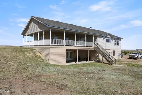 Exterior - 6255 123rd Ave NW, Epping, ND 58843 photo 2 of 9