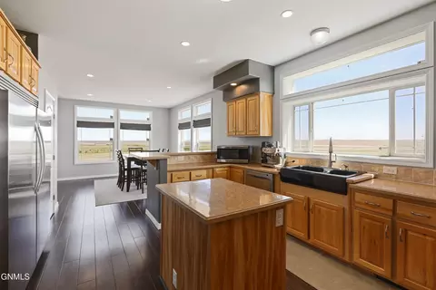 Kitchen - 6255 123rd Ave NW, Epping, ND 58843 photo 6 of 6