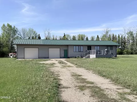6509 4th St NE, Carrington, ND 58421