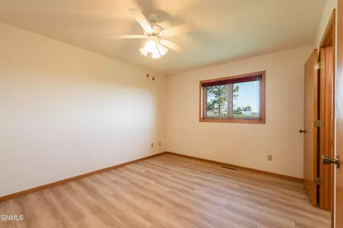 Bedroom - 2010 E Capitol Ave, Bismarck, ND 58501 photo 2 of 4