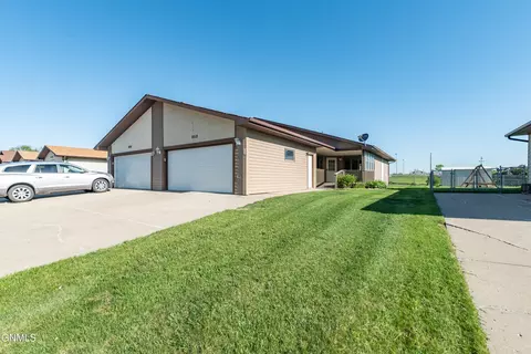 2010 E Capitol Ave, Bismarck, ND 58501