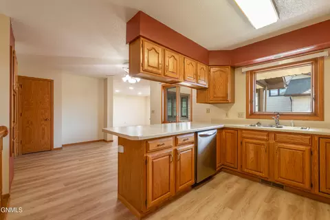 Kitchen - 2010 E Capitol Ave, Bismarck, ND 58501 photo 2 of 3