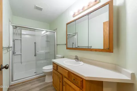 Bath - 2010 E Capitol Ave, Bismarck, ND 58501 photo 2 of 3