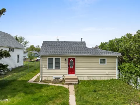 815 5th Ave W, Williston, ND 58801