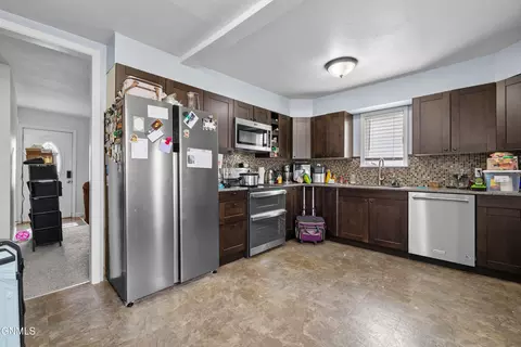 Entry Way - 815 5th Ave W, Williston, ND 58801 photo 2 of 2