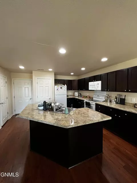 Kitchen - 3602 Long Branch Ave, Williston, ND 58801 photo 1 of 3