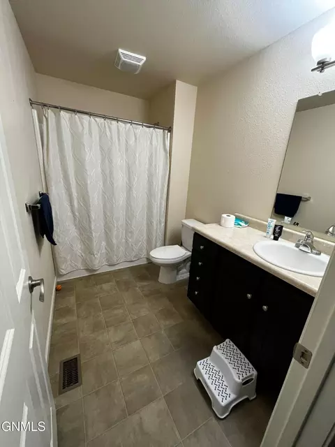 Bath - 3602 Long Branch Ave, Williston, ND 58801 photo 3 of 4