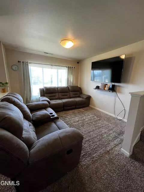 Living - 3602 Long Branch Ave, Williston, ND 58801 photo 1 of 1