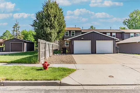 3809 Renee Dr, Bismarck, ND 58503